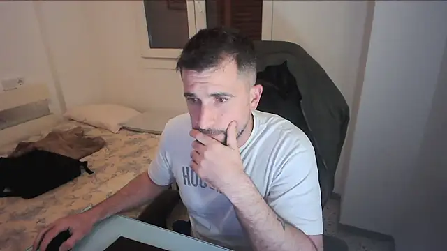 alex877x online show from April 2026 10:57:02 PM