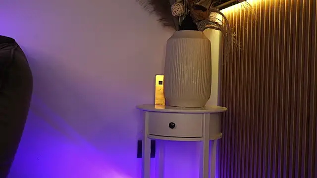 Snapshot of KimyBroox chatting on September 2025 08:55:02 PM KimyBroox online show from September 2025 08:55:02 PM