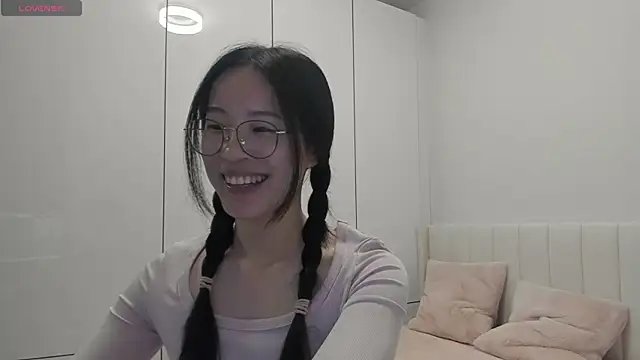 Snapshot of secretgirlfriendxo chatting on November 2025 01:04:02 AM secretgirlfriendxo online show from November 2025 01:04:02 AM