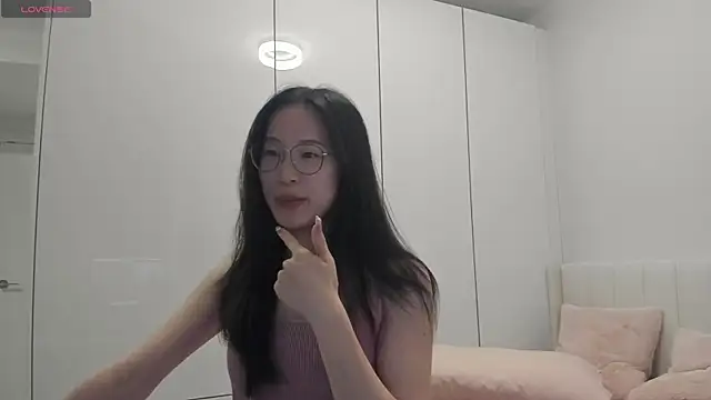 Snapshot of secretgirlfriendxo chatting on November 2025 01:04:02 AM secretgirlfriendxo online show from November 2025 01:04:02 AM