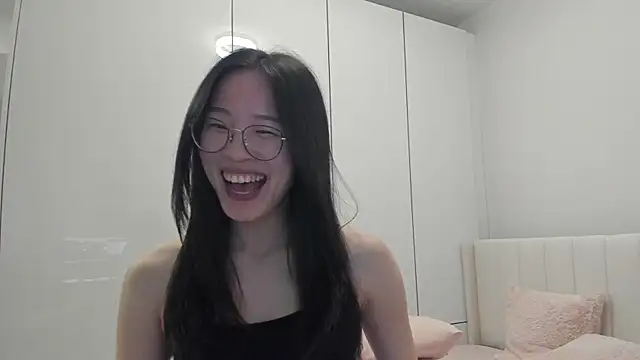 Snapshot of secretgirlfriendxo chatting on December 2025 10:29:01 PM secretgirlfriendxo online show from December 2025 10:29:01 PM