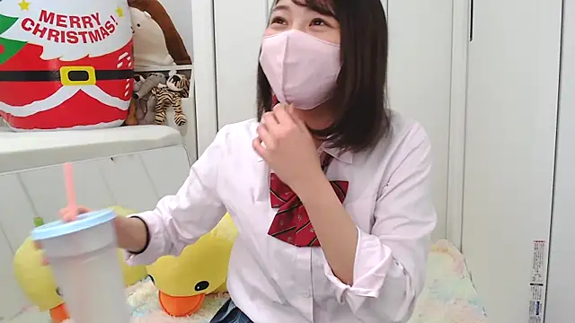 Snapshot of SUZU_ chatting on December 2024 01:06:01 PM SUZU online show from December 2024 01:06:01 PM