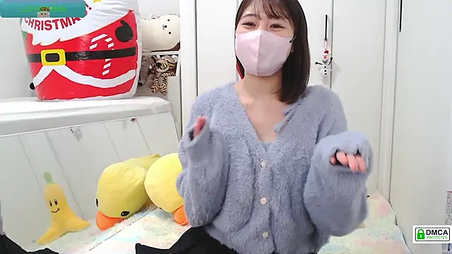 Snapshot of SUZU_ chatting on December 2024 02:10:02 PM SUZU online show from December 2024 02:10:02 PM