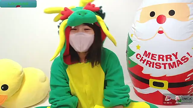 Snapshot of SUZU_ chatting on December 2024 12:08:02 PM SUZU online show from December 2024 12:08:02 PM