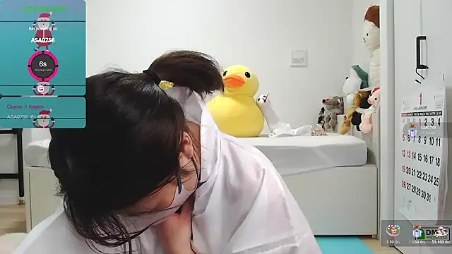Snapshot of SUZU_ chatting on January 2025 12:46:02 PM SUZU online show from January 2025 12:46:02 PM