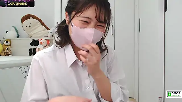 Snapshot of SUZU_ chatting on January 2025 01:09:01 PM SUZU online show from January 2025 01:09:01 PM