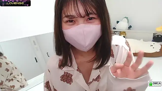 Snapshot of SUZU_ chatting on January 2025 10:06:02 PM SUZU online show from January 2025 10:06:02 PM