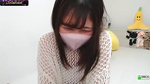 Snapshot of SUZU_ chatting on January 2025 12:05:02 PM SUZU online show from January 2025 12:05:02 PM