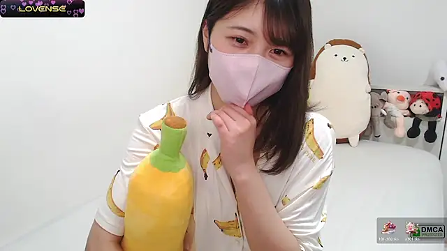 Snapshot of SUZU_ chatting on February 2025 09:39:02 PM SUZU online show from February 2025 09:39:02 PM