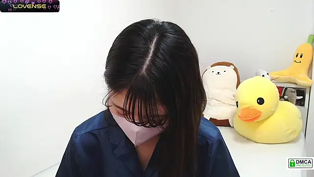 Snapshot of SUZU_ chatting on February 2025 08:37:01 PM SUZU online show from February 2025 08:37:01 PM