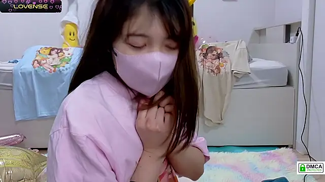 Snapshot of SUZU_ chatting on March 2025 03:20:01 PM SUZU online show from March 2025 03:20:01 PM
