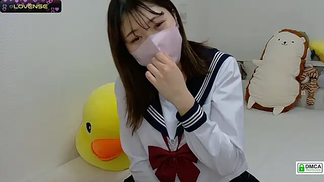 Snapshot of SUZU_ chatting on March 2025 10:16:01 PM SUZU online show from March 2025 10:16:01 PM