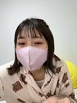 Snapshot of SUZU_ chatting on March 2025 12:42:02 PM SUZU online show from March 2025 12:42:02 PM