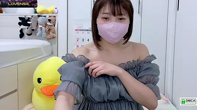 Snapshot of SUZU_ chatting on March 2025 11:08:01 AM SUZU online show from March 2025 11:08:01 AM