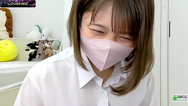 Snapshot of SUZU_ chatting on March 2025 11:10:02 AM SUZU online show from March 2025 11:10:02 AM