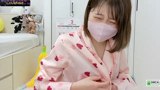 Snapshot of SUZU_ chatting on March 2025 03:07:01 PM SUZU online show from March 2025 03:07:01 PM