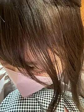 Snapshot of SUZU_ chatting on March 2025 10:25:02 AM SUZU online show from March 2025 10:25:02 AM
