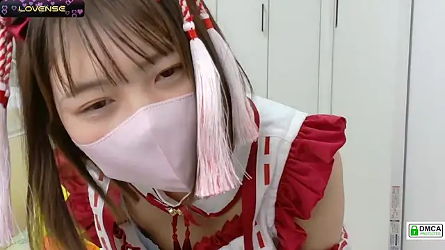 Snapshot of SUZU_ chatting on March 2025 08:40:01 PM SUZU online show from March 2025 08:40:01 PM