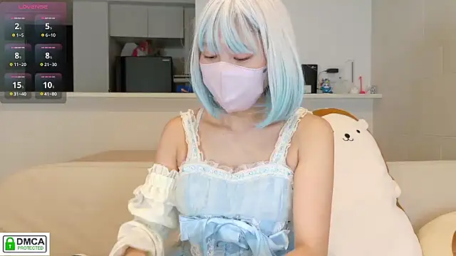 Snapshot of SUZU_ chatting on September 2025 12:38:02 PM SUZU online show from September 2025 12:38:02 PM