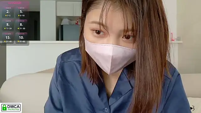 Snapshot of SUZU_ chatting on September 2025 01:16:02 AM SUZU online show from September 2025 01:16:02 AM