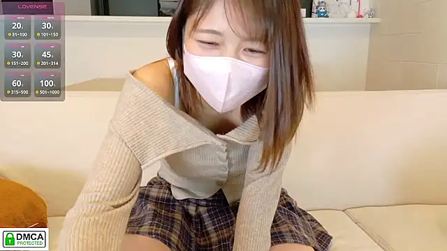 Snapshot of SUZU_ chatting on September 2025 03:13:01 PM SUZU online show from September 2025 03:13:01 PM