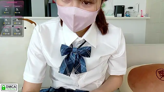 Snapshot of SUZU_ chatting on September 2025 03:19:02 AM SUZU online show from September 2025 03:19:02 AM