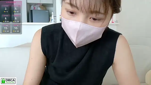 Snapshot of SUZU_ chatting on September 2025 04:16:02 AM SUZU online show from September 2025 04:16:02 AM