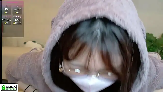 Snapshot of SUZU_ chatting on February 2026 01:10:01 PM SUZU online show from February 2026 01:10:01 PM