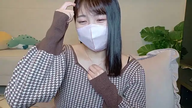 Snapshot of SUZU_ chatting on February 2026 01:05:02 PM SUZU online show from February 2026 01:05:02 PM