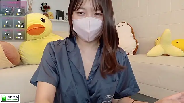 Snapshot of SUZU_ chatting on July 2026 09:43:02 PM SUZU online show from July 2026 09:43:02 PM