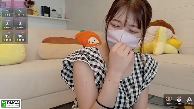 Snapshot of SUZU_ chatting on July 2026 06:42:02 AM SUZU online show from July 2026 06:42:02 AM