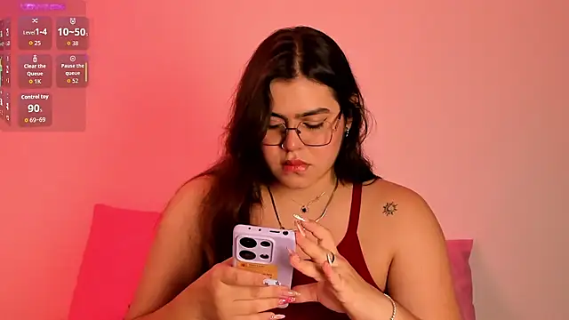 Snapshot of veronica185 chatting on May 2026 03:03:02 AM veronica185 online show from May 2026 03:03:02 AM