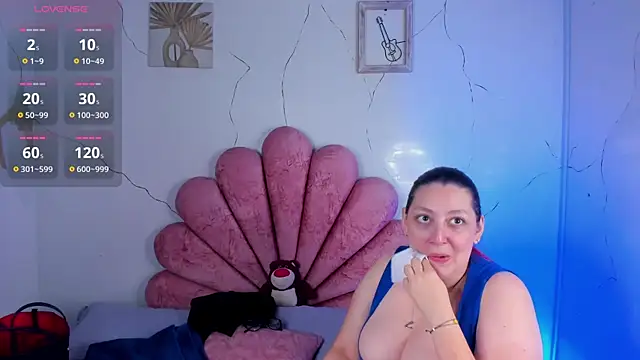 NiickyJones online show from February 2026 12:06:02 AM