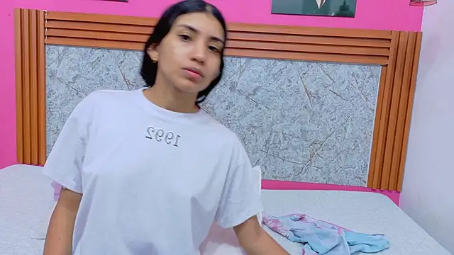 littlee emilyy  online show from March 2026 12:45:02 PM