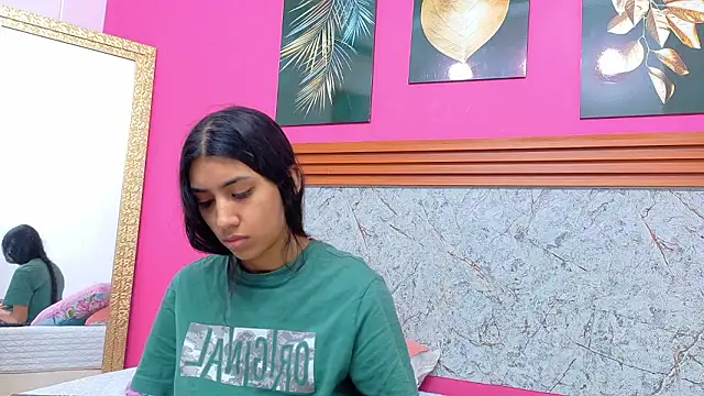 littlee emilyy  online show from March 2026 12:52:01 PM