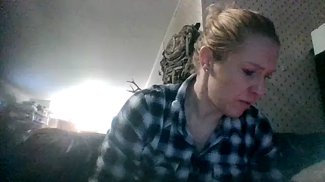 lisamatty4601 online show from January 2025 11:00:01 PM