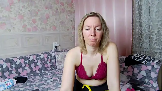 Snapshot of AmandaLisss chatting on March 2025 11:00:02 PM AmandaLisss online show from March 2025 11:00:02 PM