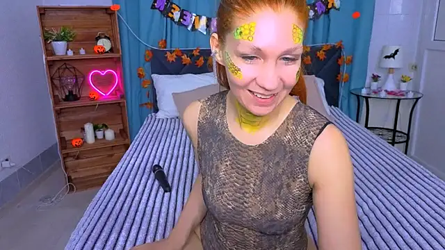 Snapshot of LucieHells chatting on October 2025 01:29:01 AM LucieHells online show from October 2025 01:29:01 AM