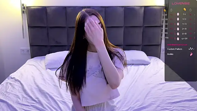 NotElis online show from January 2025 01:52:01 PM