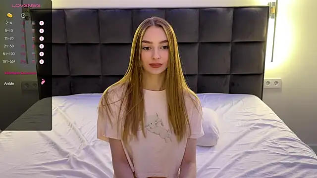 NotElis online show from March 2025 10:13:02 PM