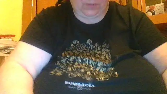 Nataliesbestjuggs online show from November 2025 11:02:01 PM