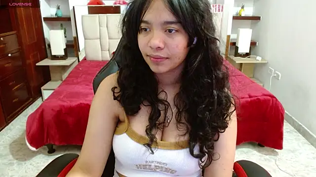 laureentt  online show from February 2025 03:26:02 AM