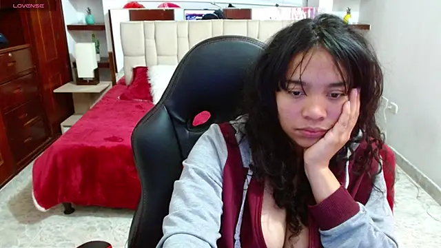 laureentt  online show from March 2025 06:15:02 AM