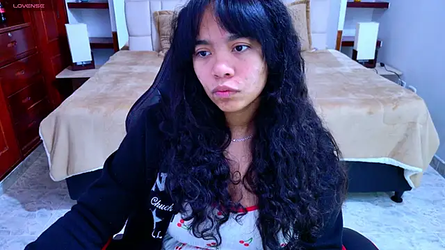 laureentt  online show from October 2025 03:04:02 AM