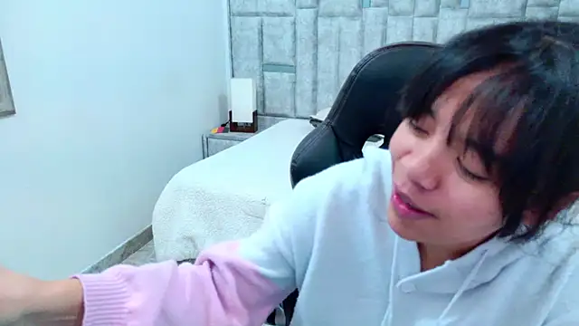 laureentt  online show from July 2026 03:26:01 AM