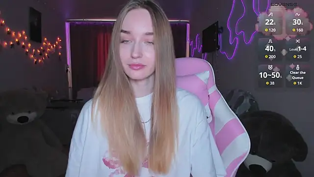 Snapshot of MoonDust chatting on March 2026 01:16:02 PM MoonDust online show from March 2026 01:16:02 PM