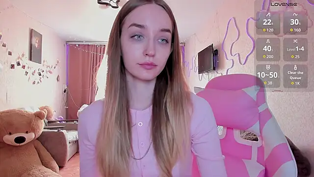 Snapshot of MoonDust chatting on March 2026 11:54:01 AM MoonDust online show from March 2026 11:54:01 AM