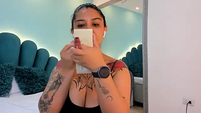 sharlott18 online show from February 2026 12:56:02 PM