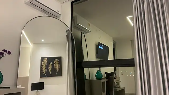 HOT LADY 777 online show from January 2025 06:03:01 AM