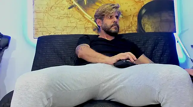 Snapshot of johny_bluexxx chatting on January 2025 05:09:01 AM johny bluexxx online show from January 2025 05:09:01 AM